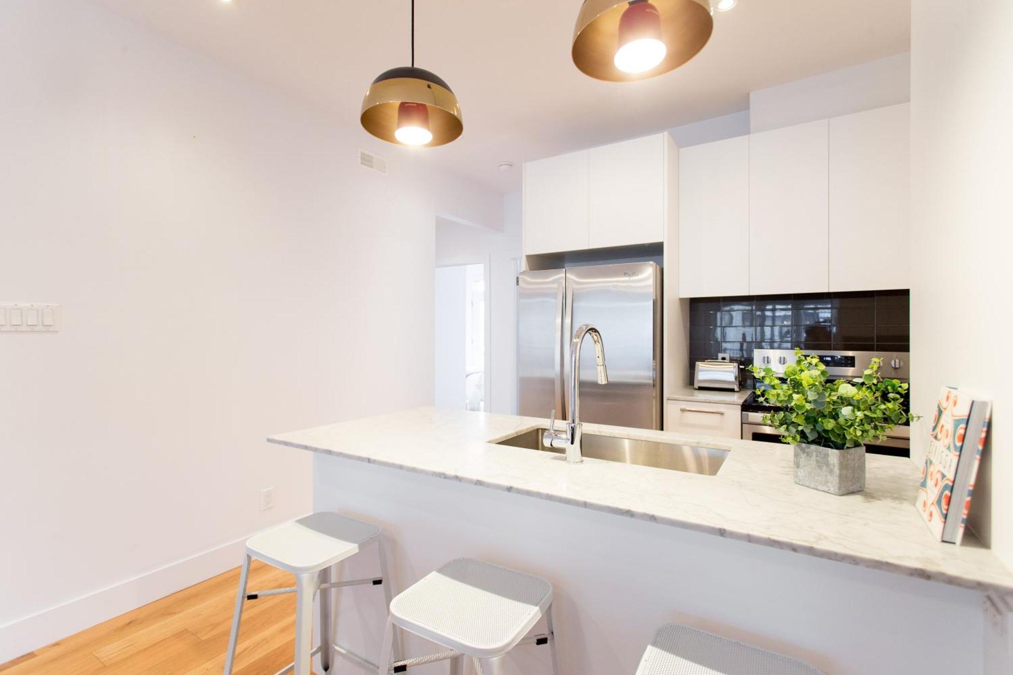 Hip, Stylish Apartment In Little Italy By Den Stays A Montreal Luaran gambar