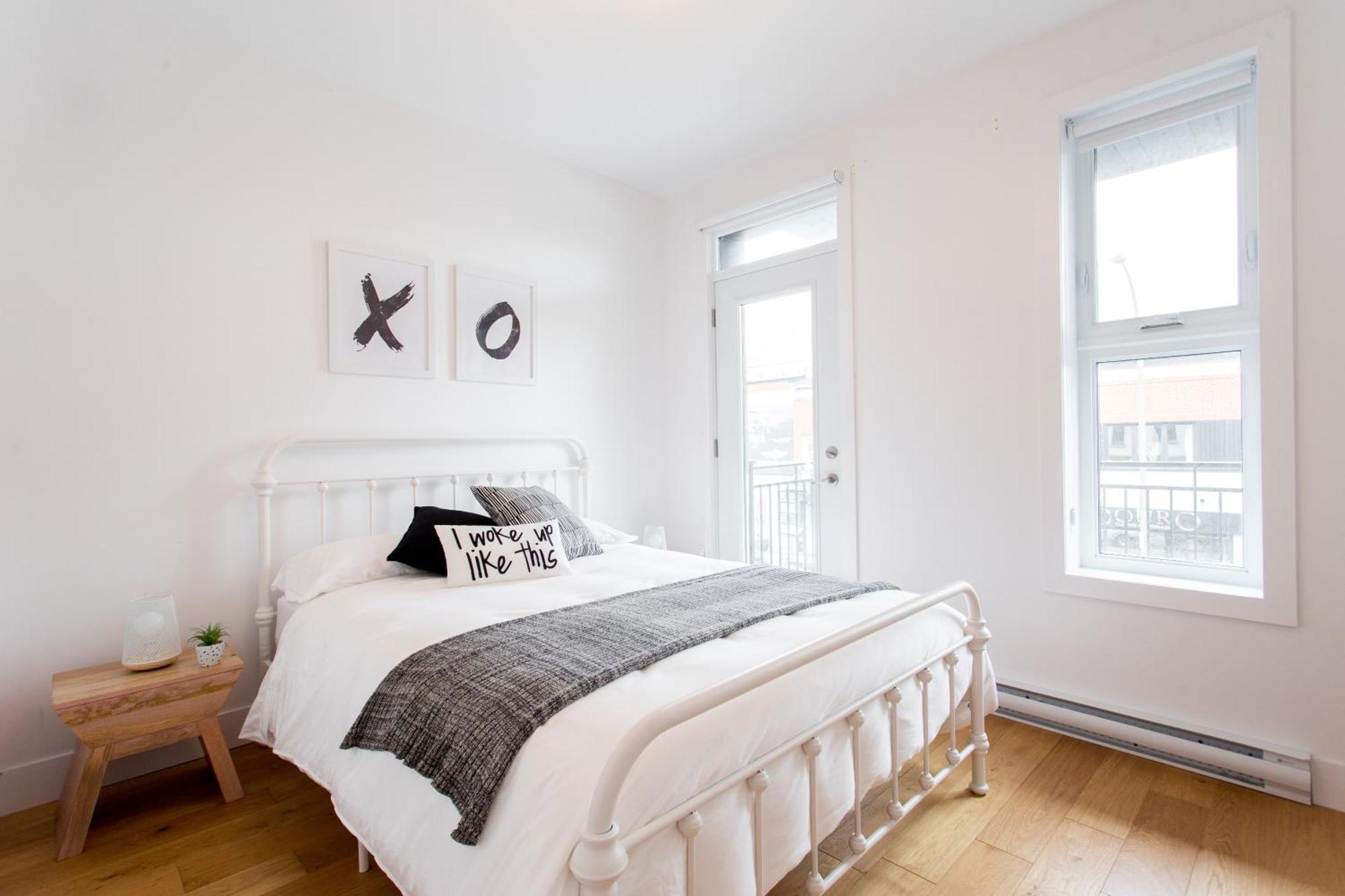 Hip, Stylish Apartment In Little Italy By Den Stays A Montreal Bilik gambar