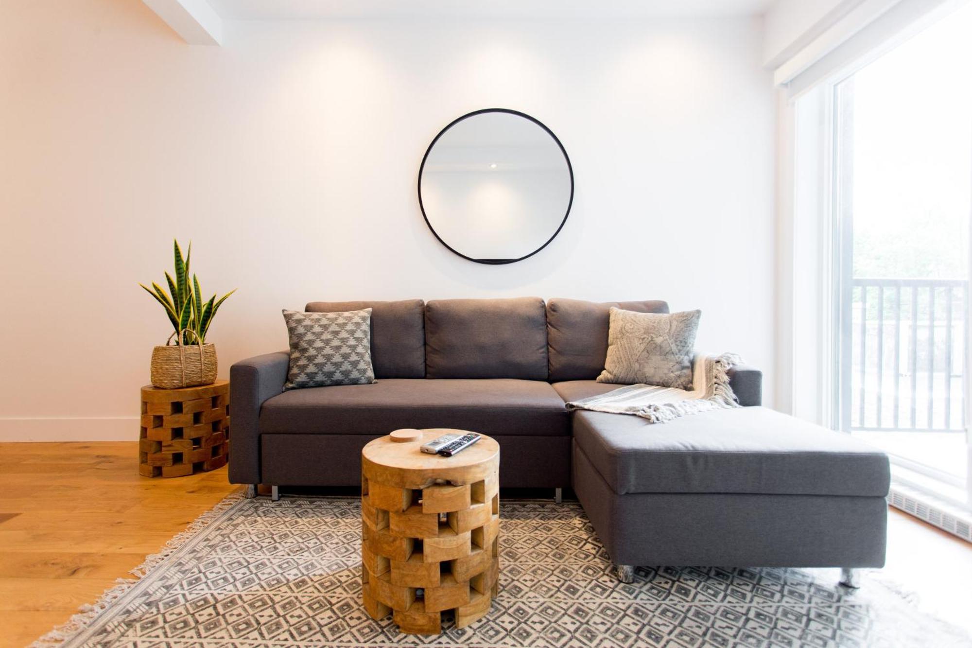 Hip, Stylish Apartment In Little Italy By Den Stays A Montreal Bilik gambar