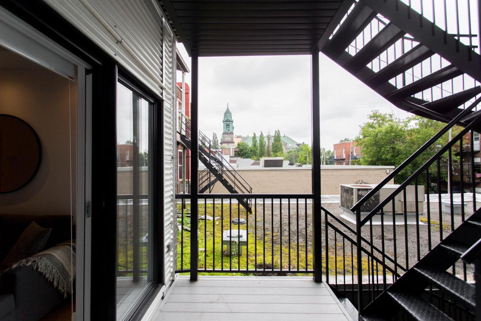 Hip, Stylish Apartment In Little Italy By Den Stays A Montreal Bilik gambar